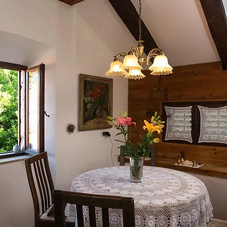 Gina Apartman